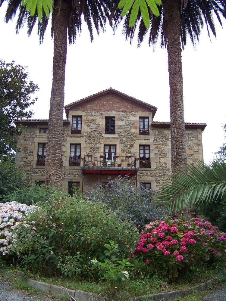 B&B El Jardin De Aes Puente Viesgo Exterior photo